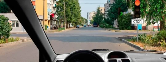 Иллюстрация к вопросу 25 по теме «п.6 Сигналы светофора и регулировщика»
